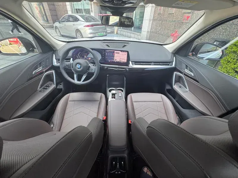 BMW X1 2023 — photo 11 of 17