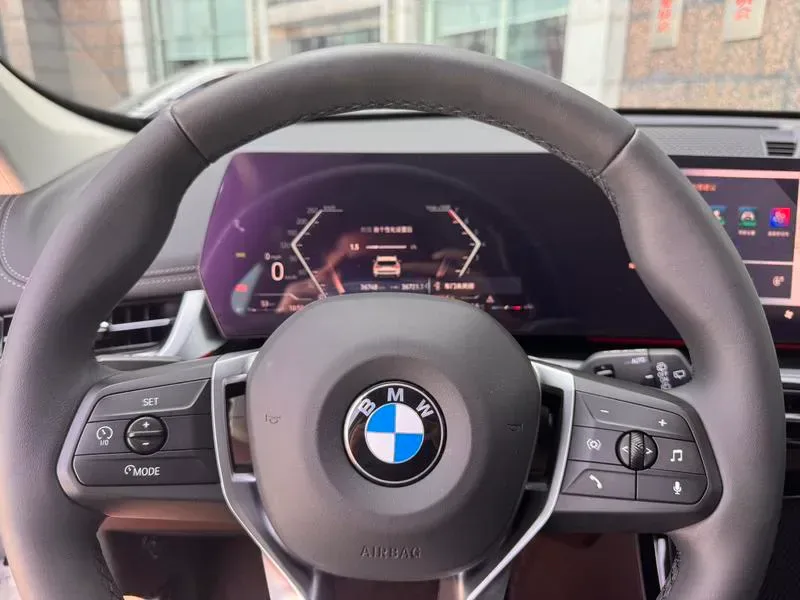 BMW X1 2023 — photo 14 of 17