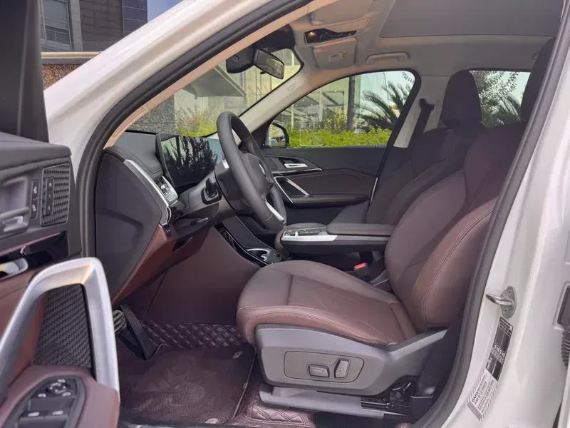BMW X1 2023 — photo 15 of 17