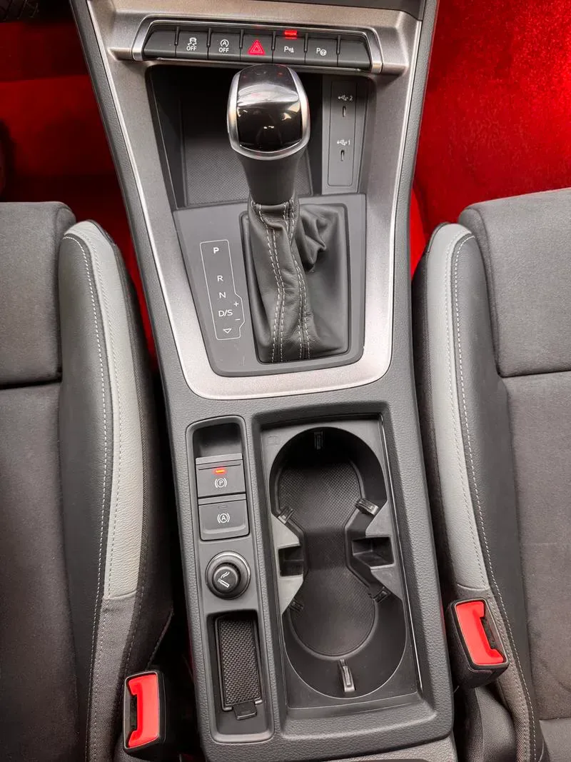 Audi Q3 2023 — photo 12 of 17
