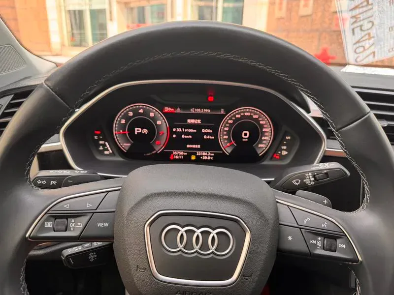 Audi Q3 2023 — photo 13 of 17