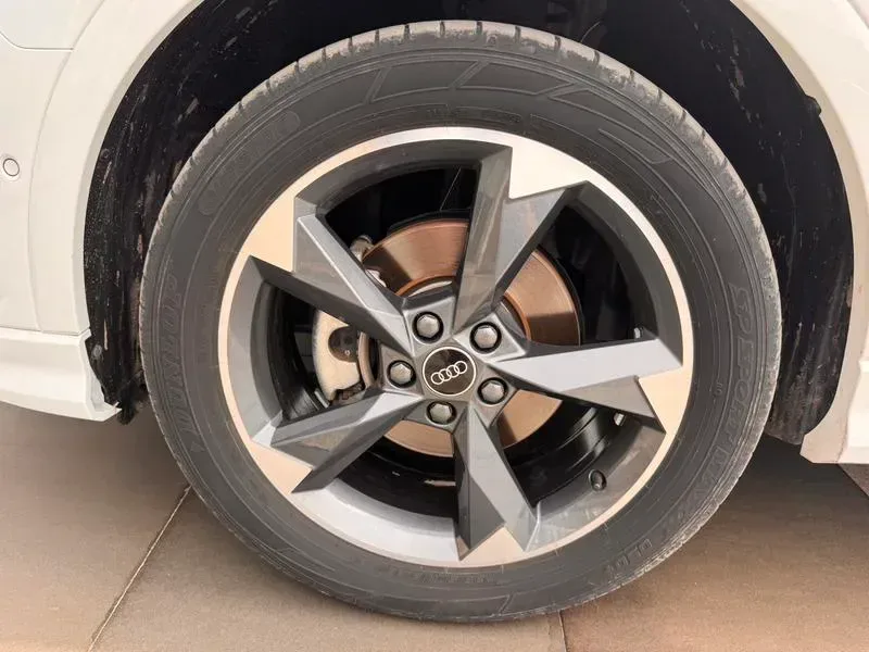Audi Q3 2023 — photo 7 of 17