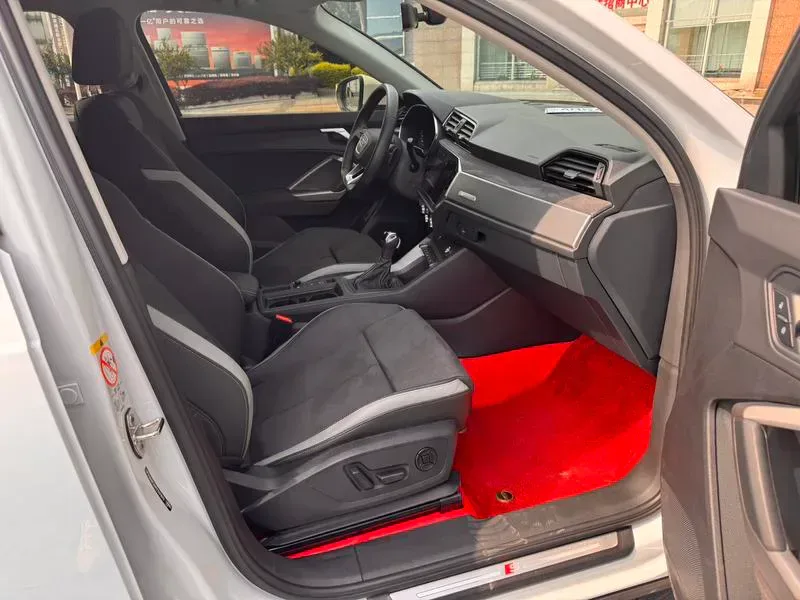Audi Q3 2023 — photo 8 of 17