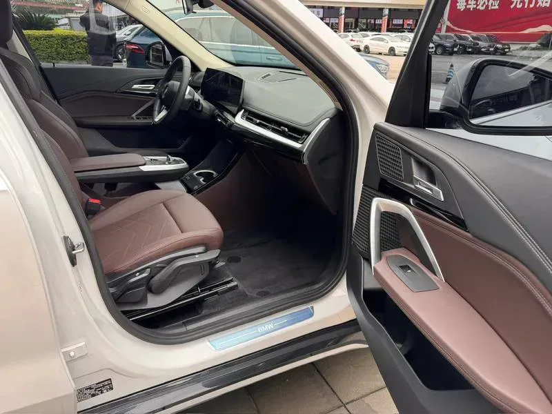 BMW X1 2023 — photo 12 of 18