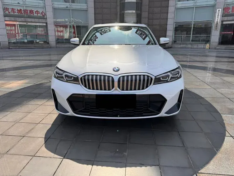 BMW 3 Series 2023 — photo 2 of 17