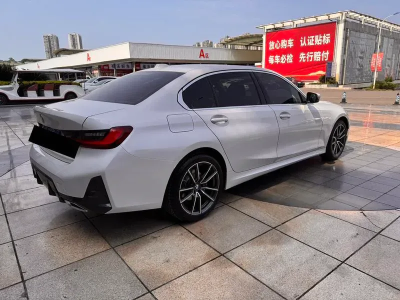 BMW 3 Series 2023 — photo 5 of 17
