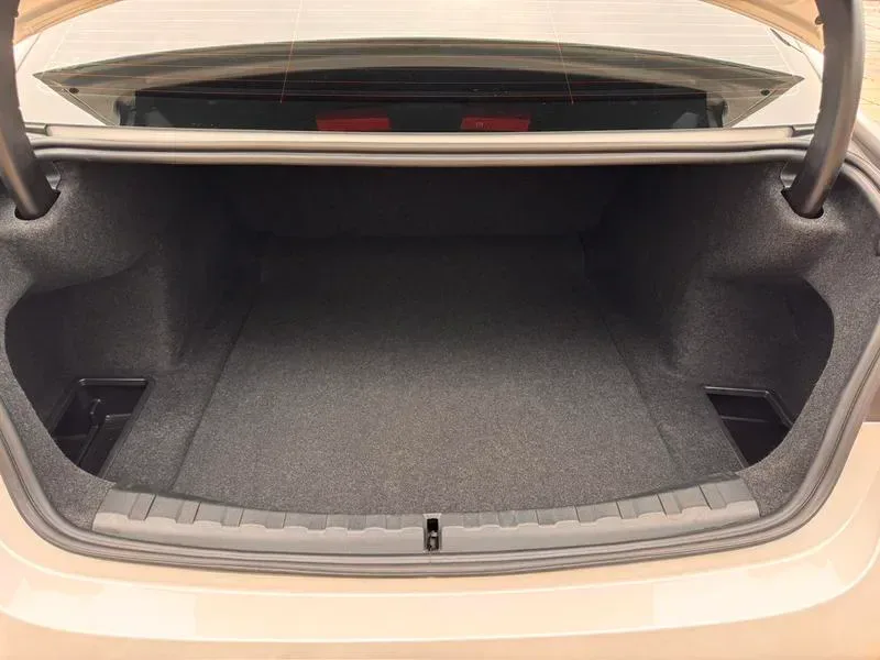 BMW 3 Series 2023 — photo 16 of 17