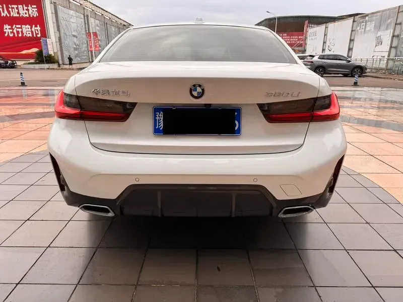 BMW 3 Series 2023 — photo 5 of 17