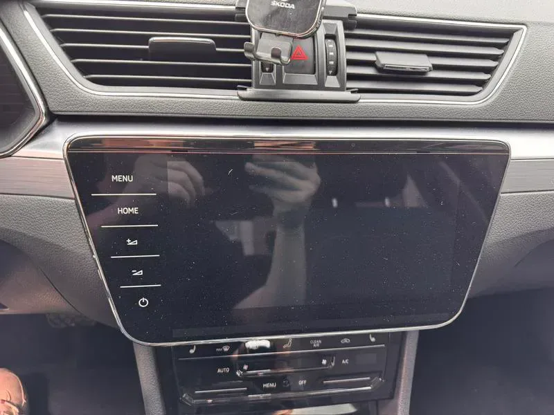 Skoda Superb 2023 — photo 15 of 20