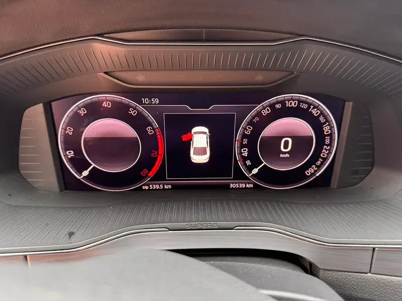 Skoda Superb 2023 — photo 16 of 20