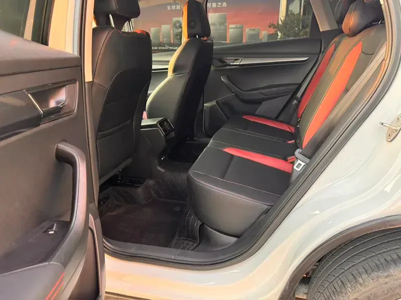 Skoda Karoq 2024 — photo 17 of 20