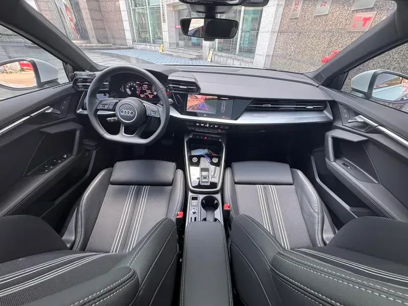 Audi A3 2024 — photo 10 of 17