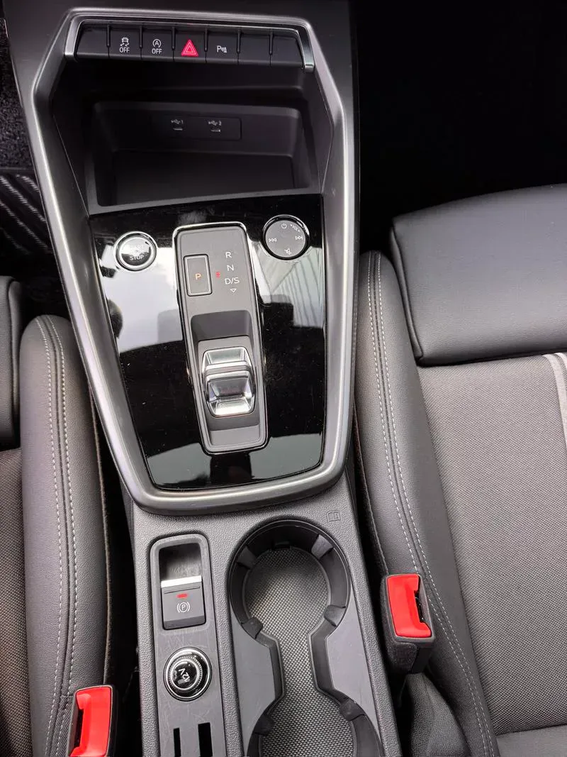 Audi A3 2024 — photo 13 of 17