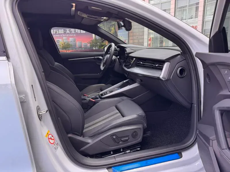 Audi A3 2024 — photo 15 of 17