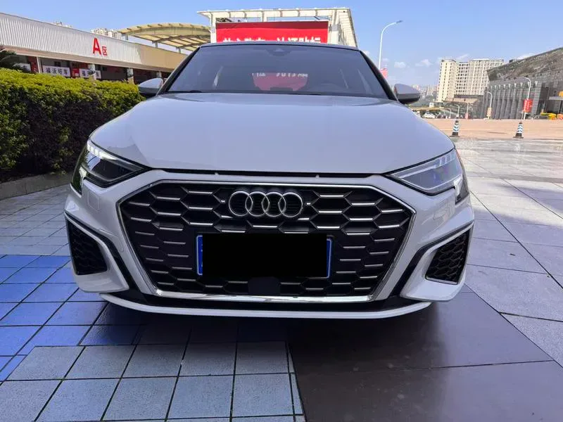 Audi A3 2024 — photo 2 of 17