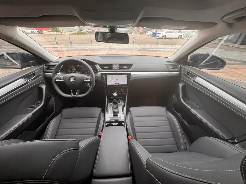 Skoda Superb 2024 — photo 10 of 20