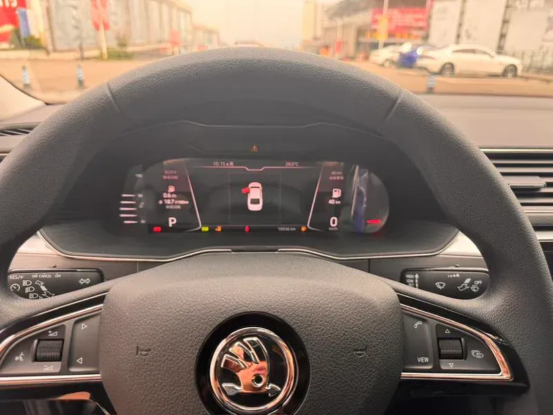 Skoda Superb 2024 — photo 12 of 20