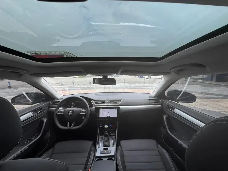 Skoda Superb 2024 — photo 15 of 20