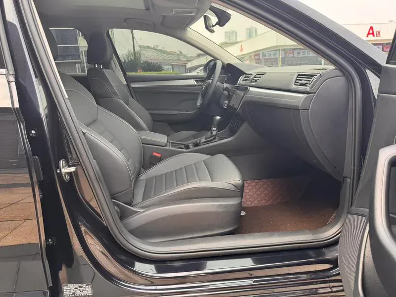 Skoda Superb 2024 — photo 17 of 20