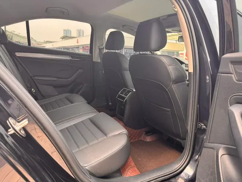 Skoda Superb 2024 — photo 19 of 20