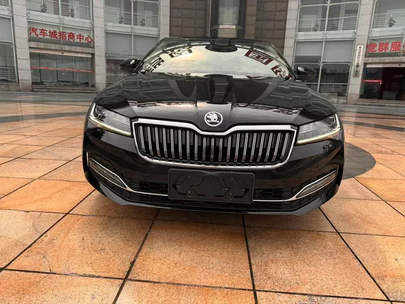 Skoda Superb 2024 — photo 2 of 20