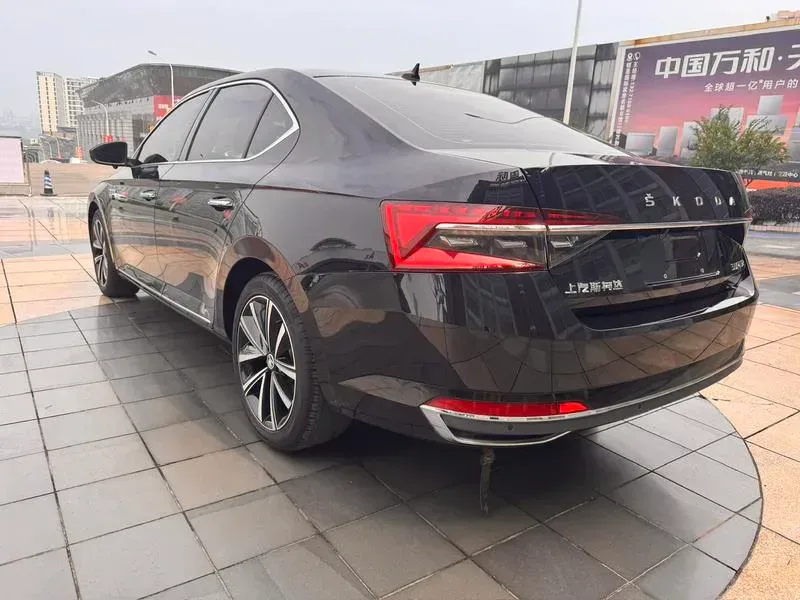 Skoda Superb 2024 — photo 4 of 20