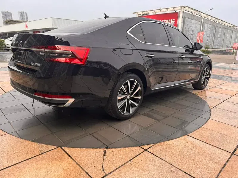 Skoda Superb 2024 — photo 6 of 20