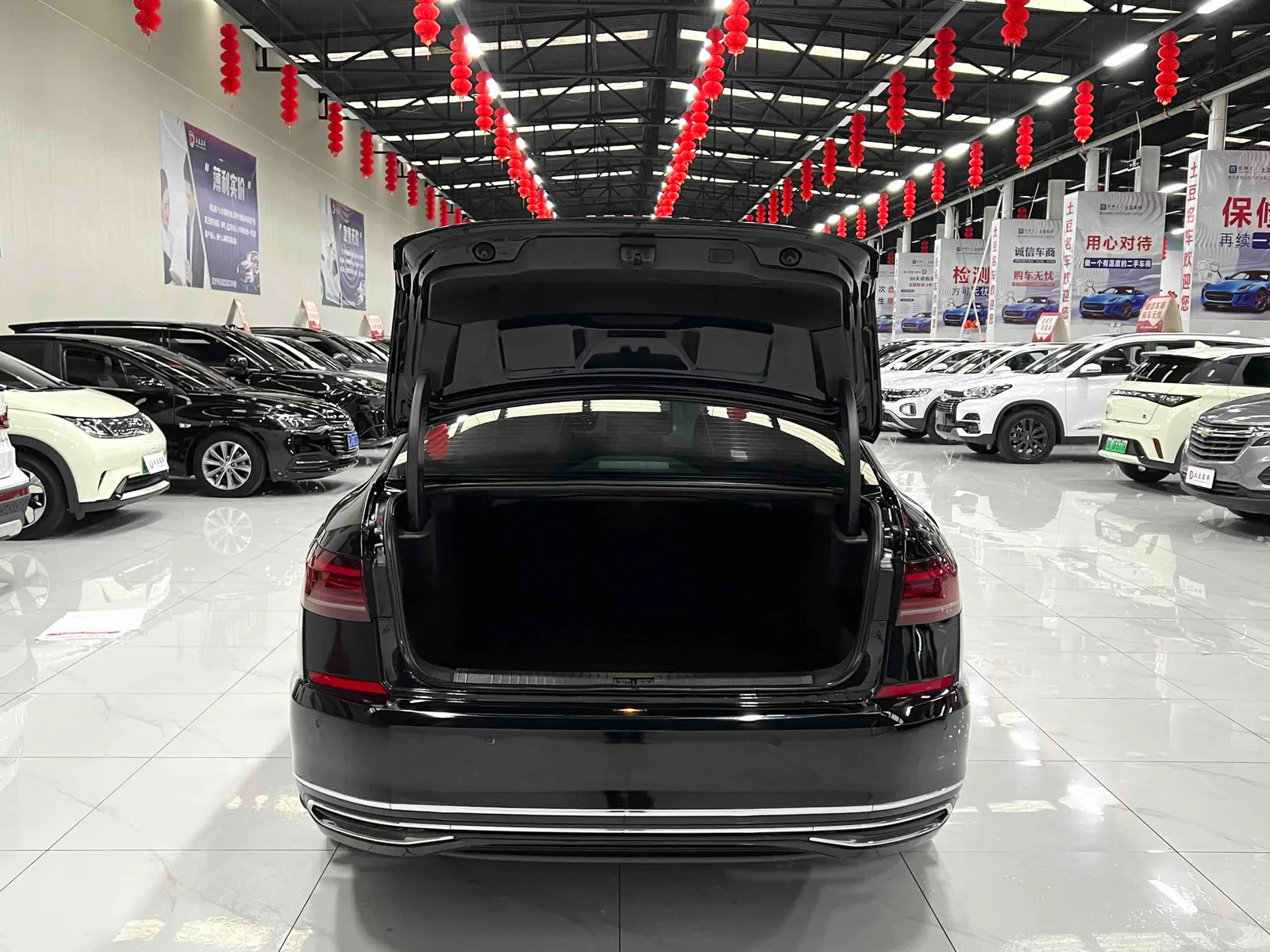 Volkswagen Passat 2023 — photo 15 of 20