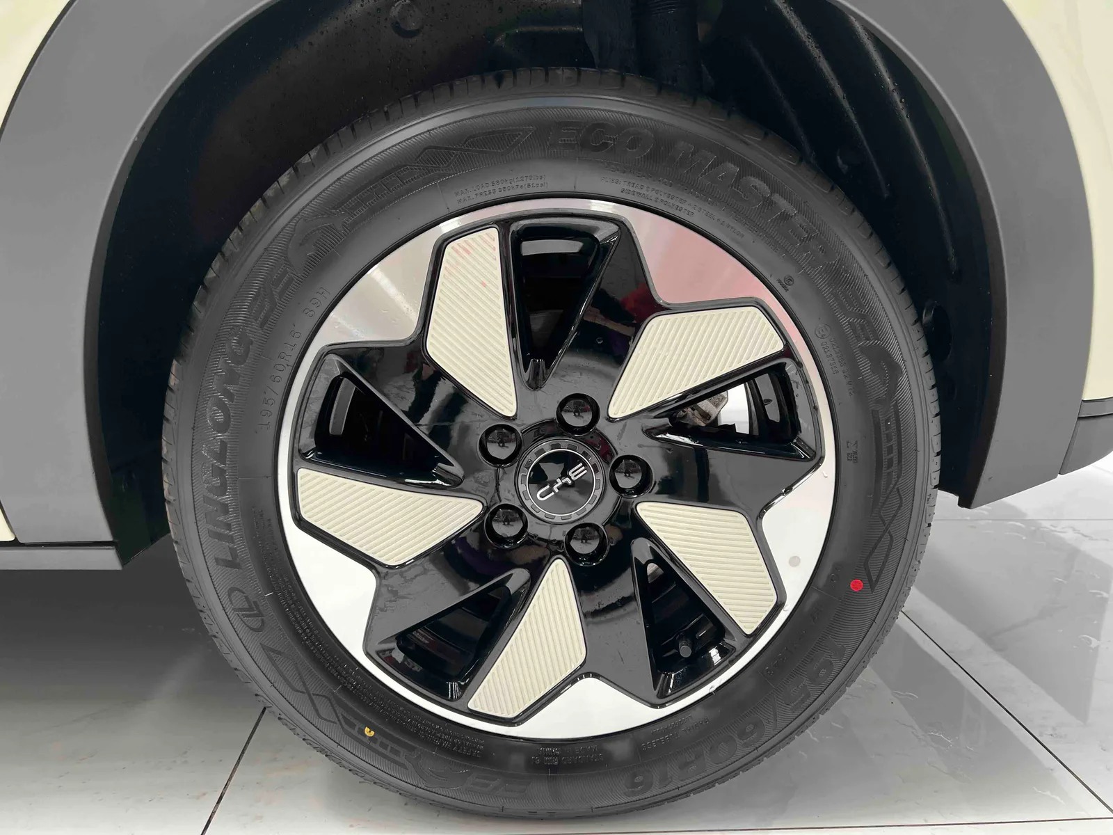 BYD Dolphin 2025 — photo 14 of 19
