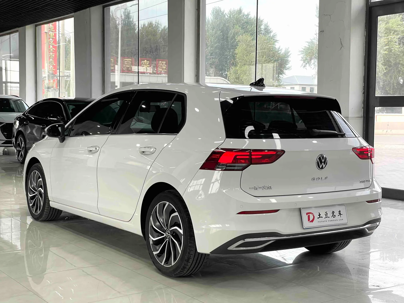 Volkswagen Golf 2021 — photo 12 of 18
