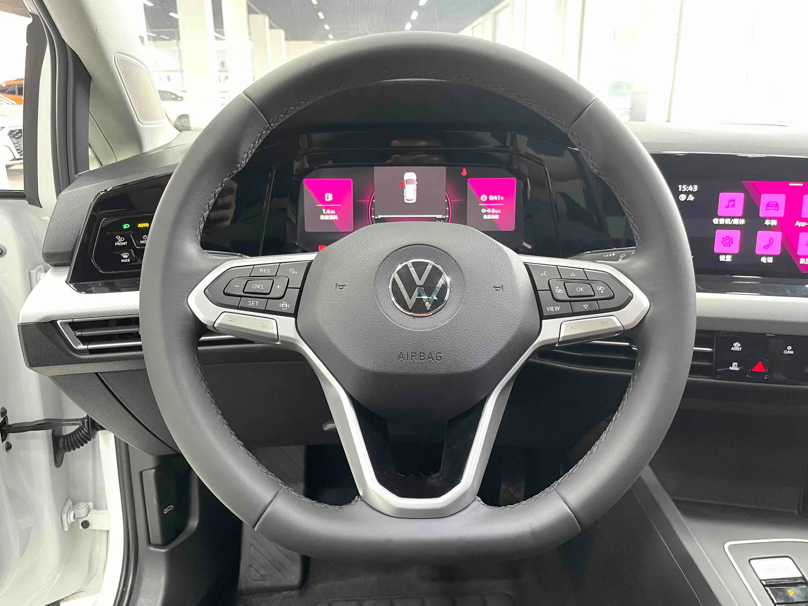 Volkswagen Golf 2021 — photo 4 of 18
