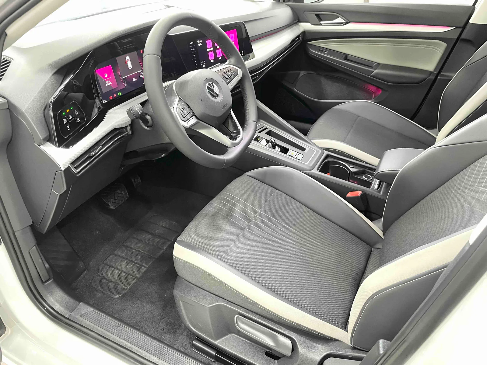 Volkswagen Golf 2021 — photo 5 of 18