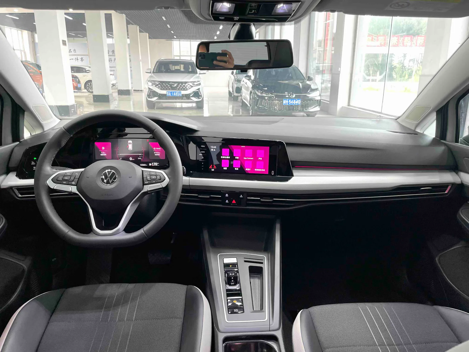 Volkswagen Golf 2021 — photo 6 of 18