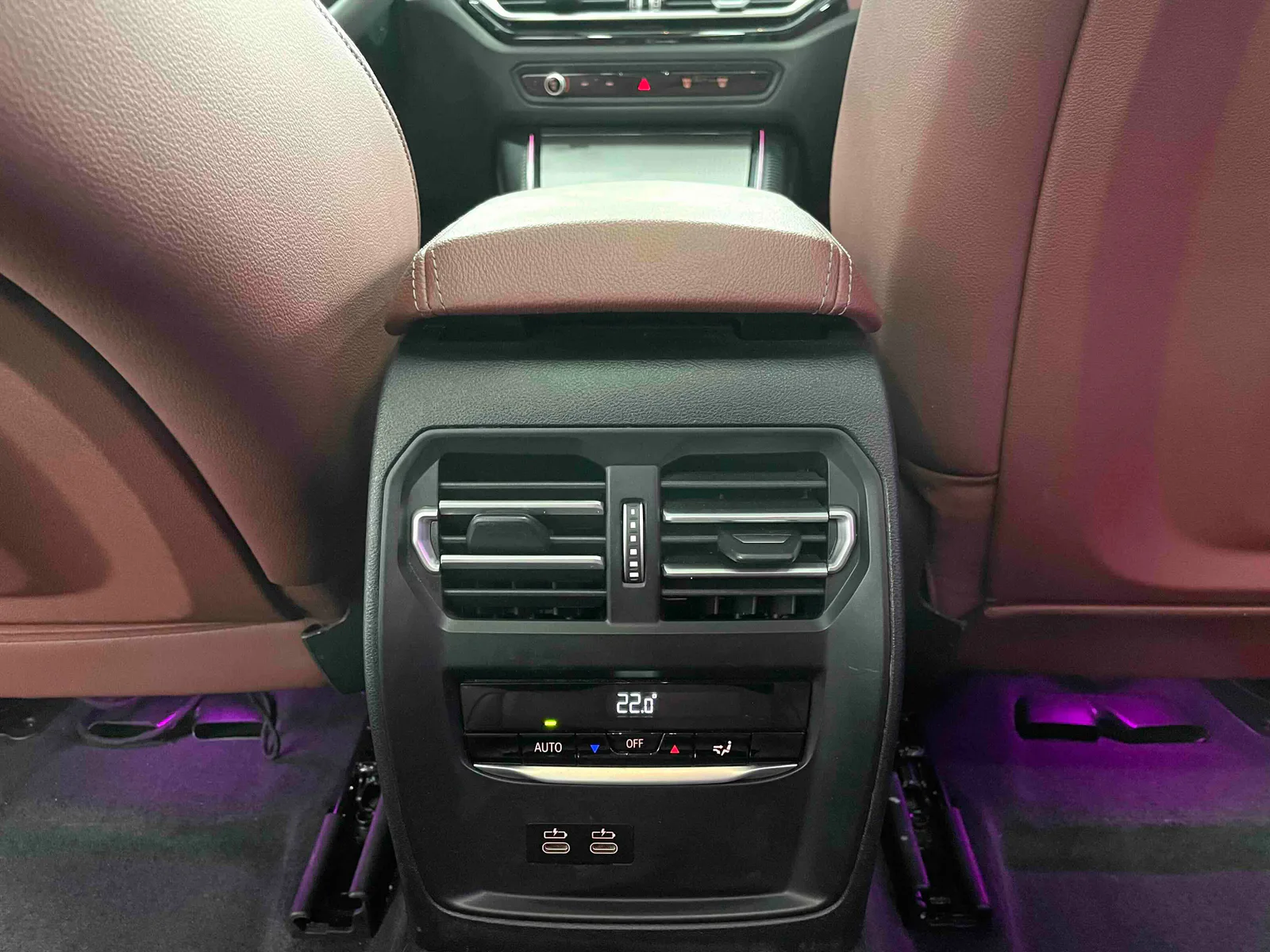 BMW 3 Series 2023 — photo 10 of 20