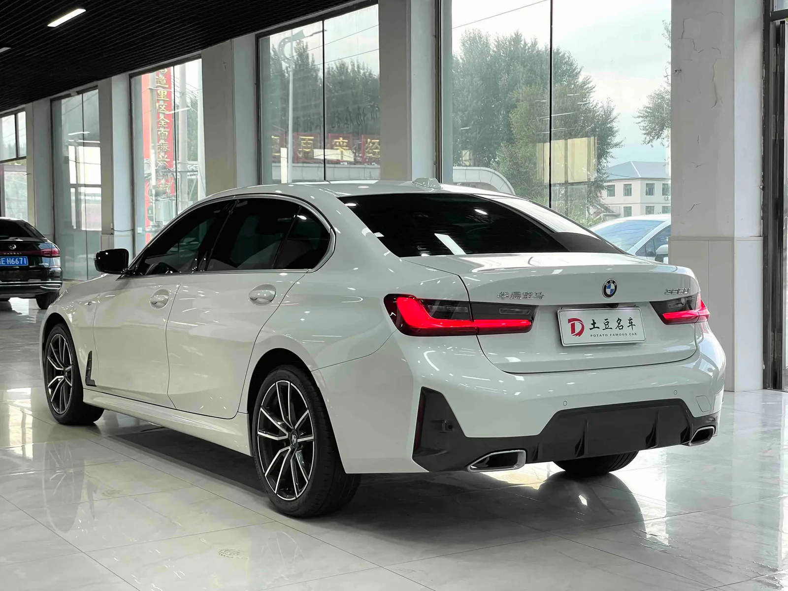 BMW 3 Series 2023 — photo 14 of 20