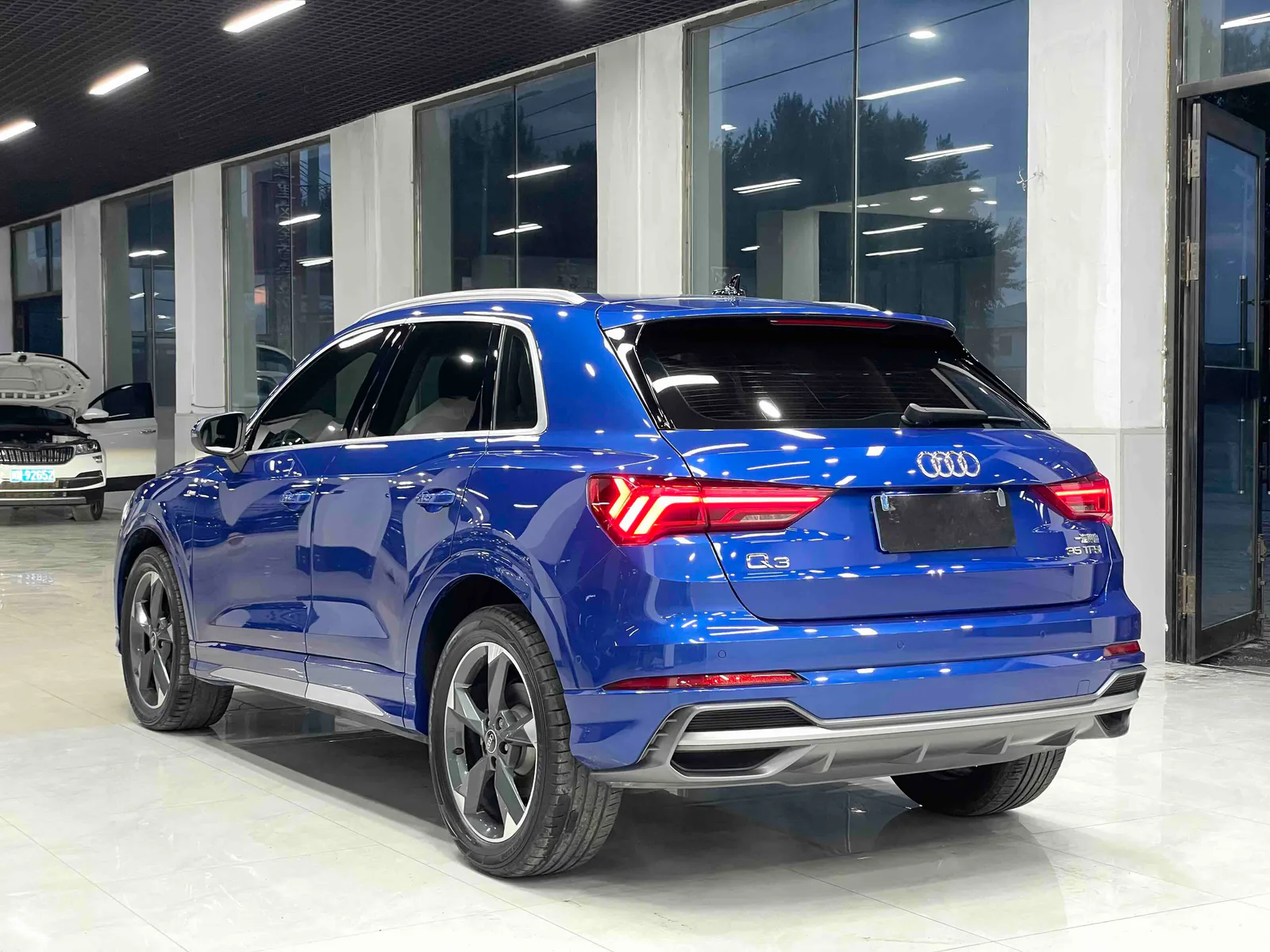 Audi Q3 2022 — photo 13 of 19