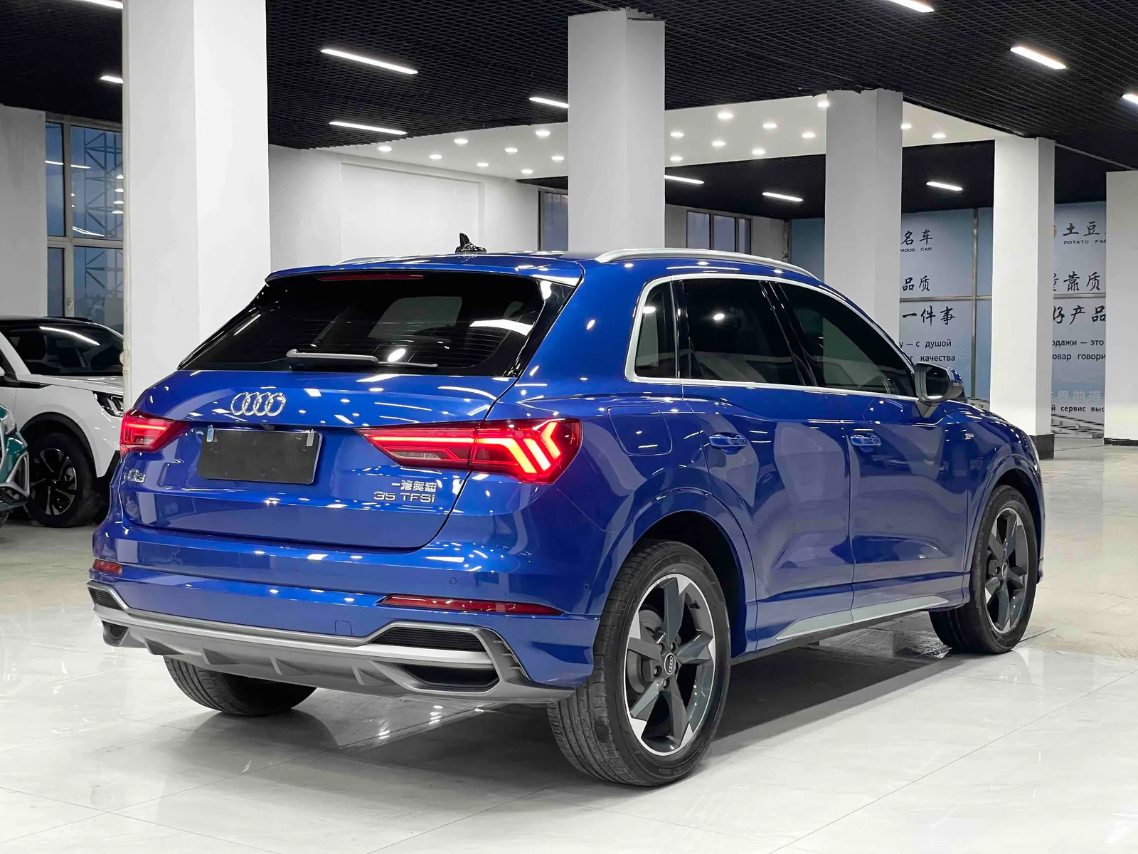 Audi Q3 2022 — photo 15 of 19