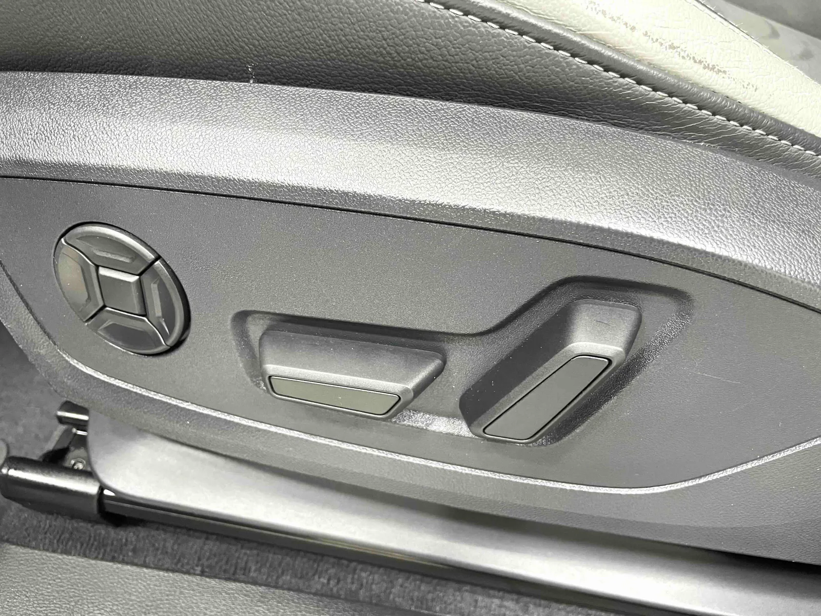 Audi Q3 2022 — photo 7 of 19