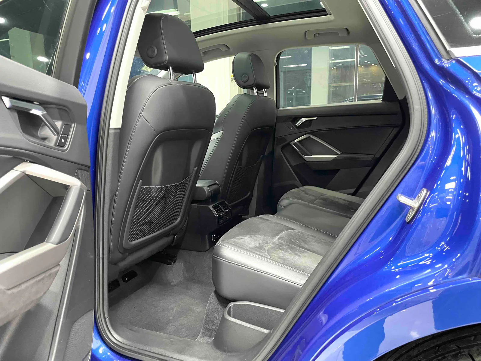 Audi Q3 2022 — photo 9 of 19