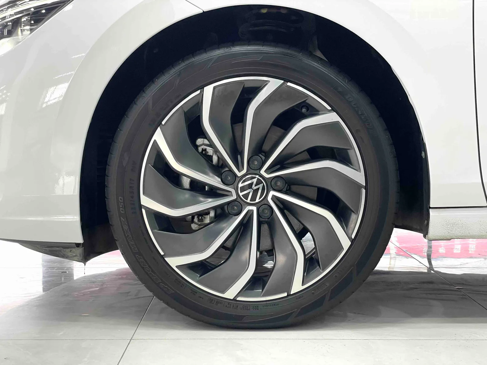 Volkswagen Golf 2023 — photo 13 of 20