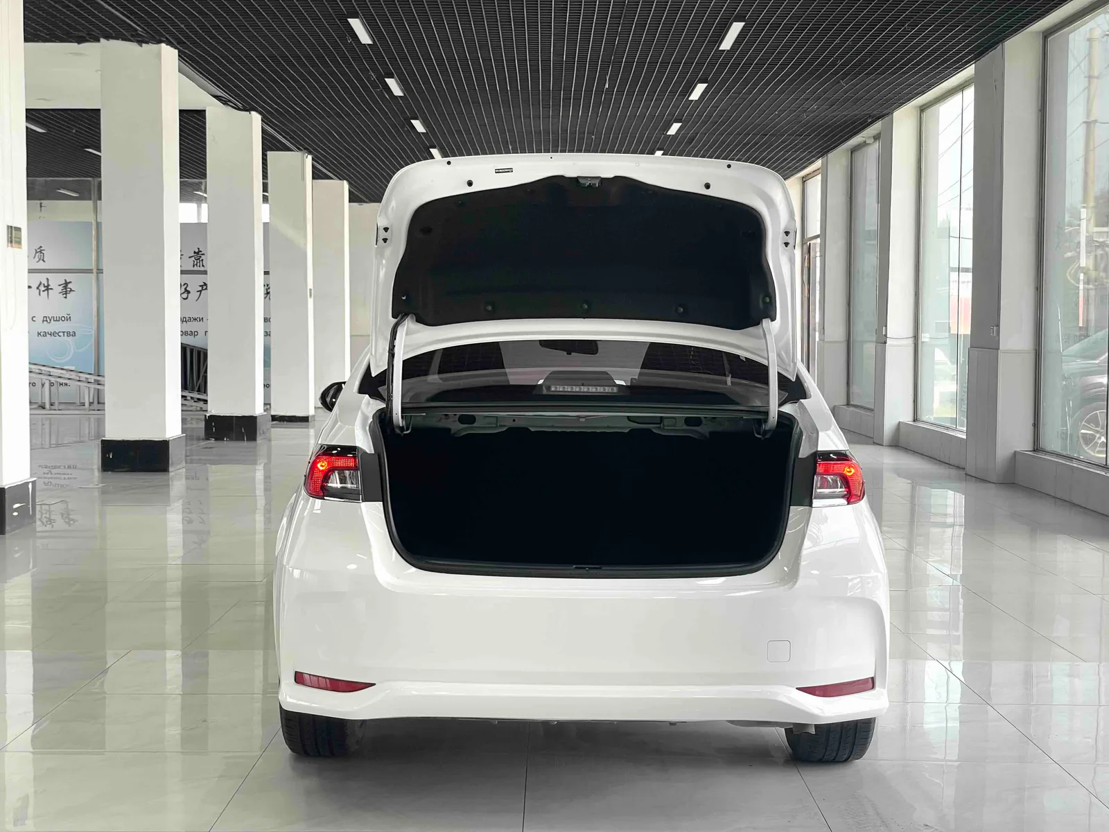 Toyota Corolla 2021 — photo 14 of 17