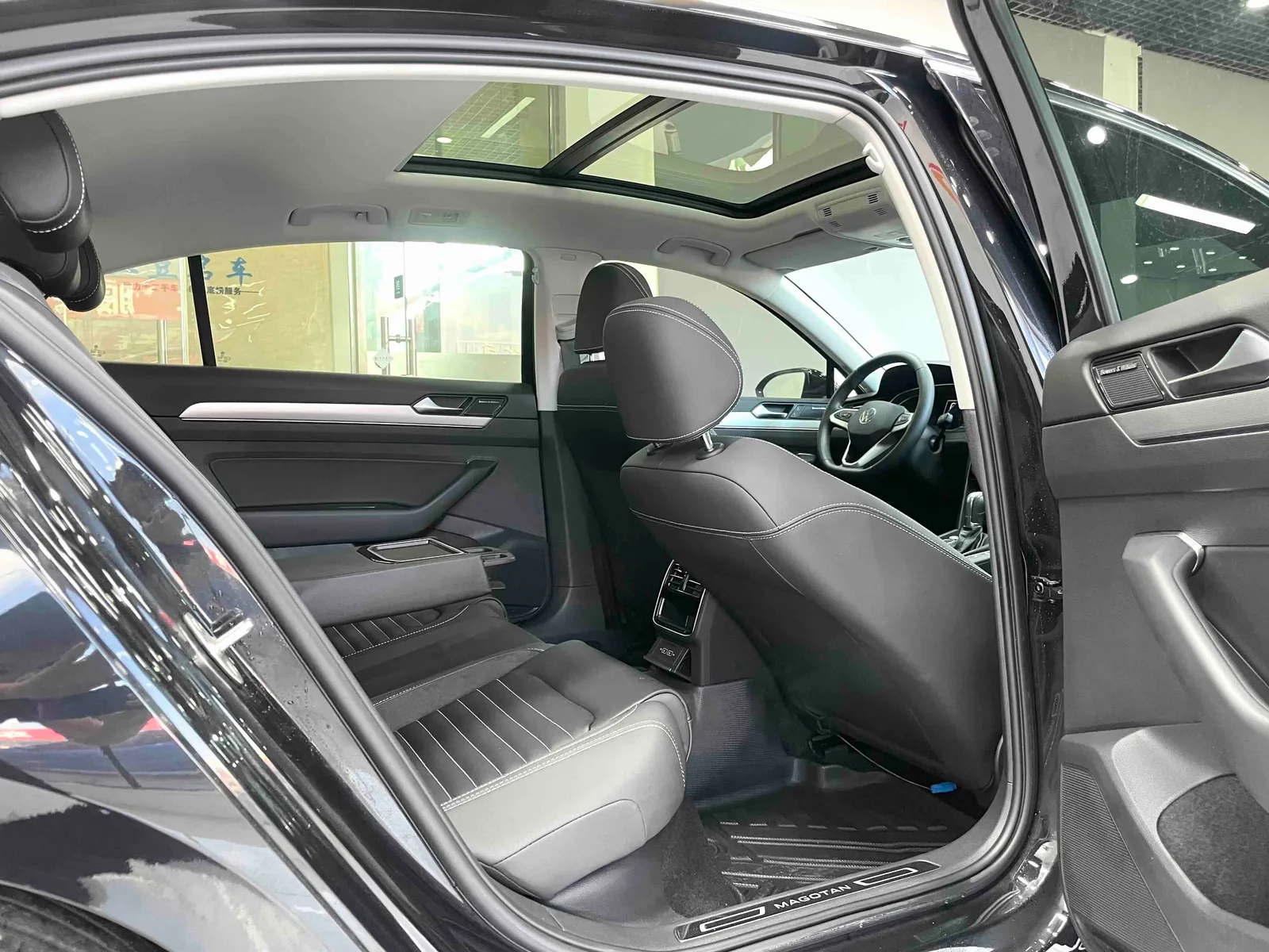 Volkswagen Magotan 2020 — photo 10 of 20