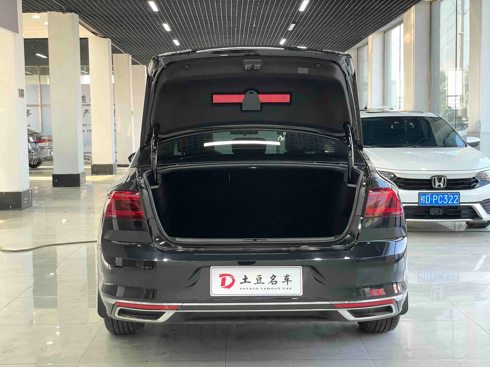 Volkswagen Magotan 2020 — photo 17 of 20