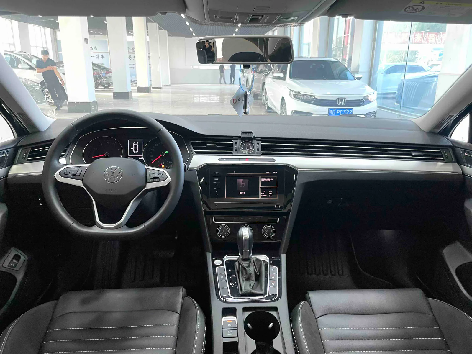 Volkswagen Magotan 2020 — photo 6 of 20