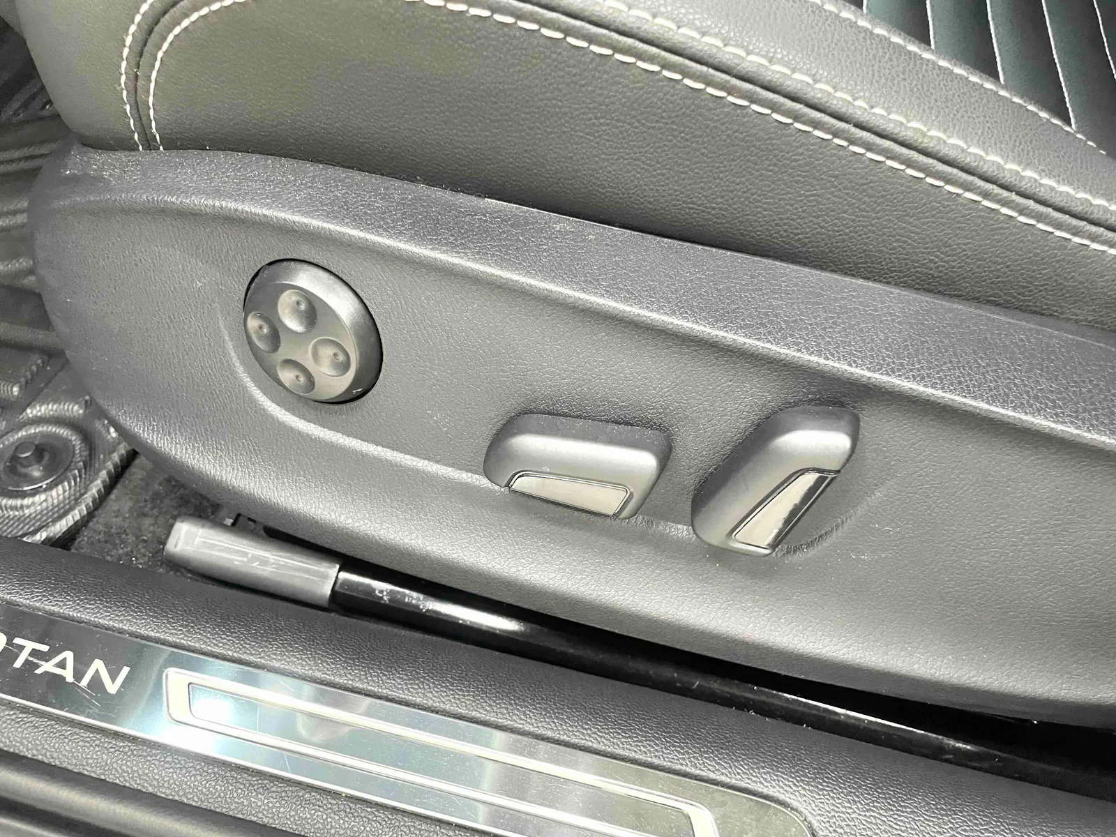 Volkswagen Magotan 2020 — photo 7 of 20