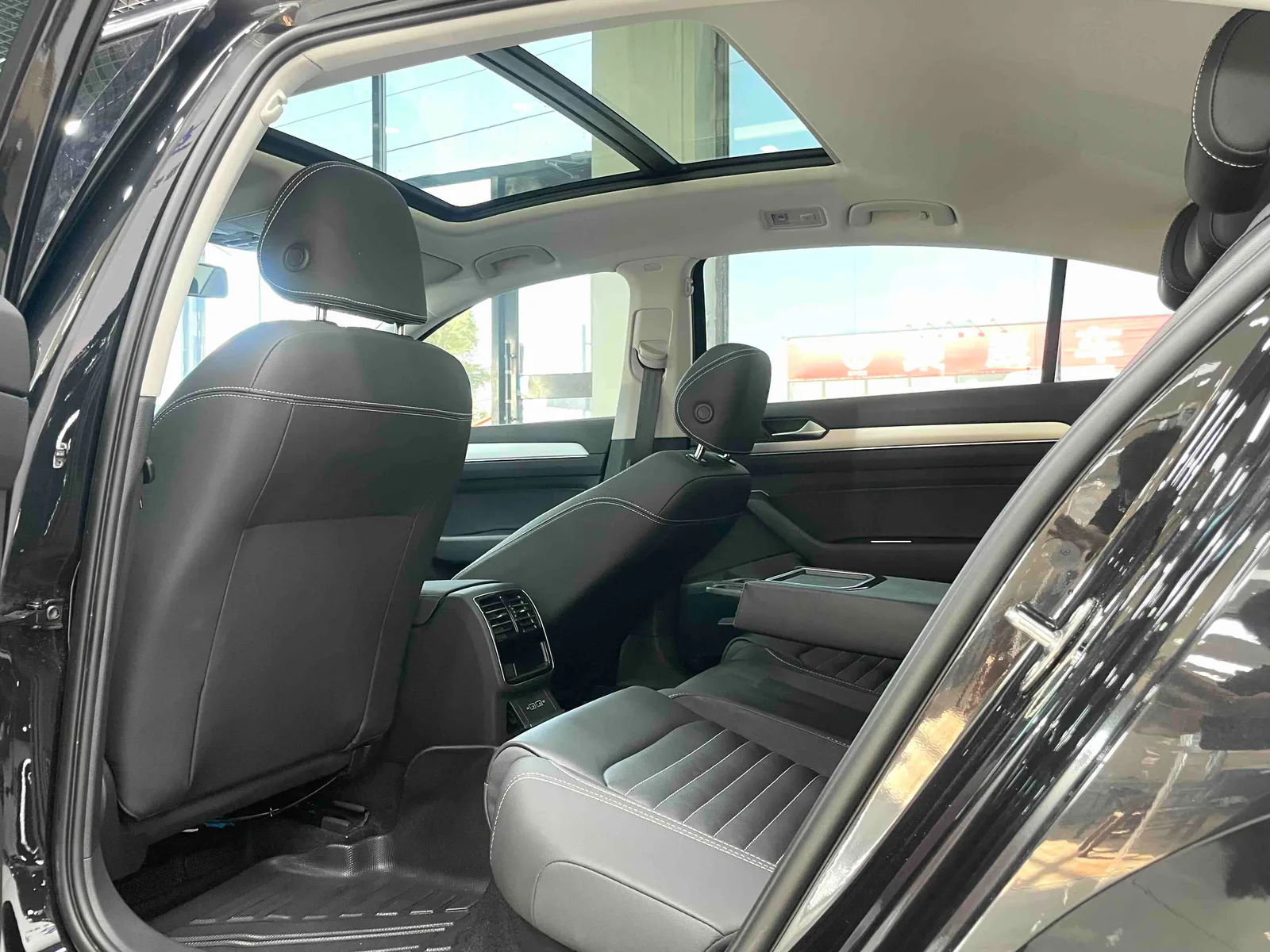 Volkswagen Magotan 2020 — photo 9 of 20