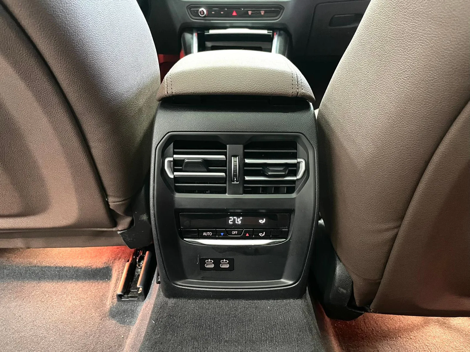 BMW 3 Series 2023 — photo 9 of 18
