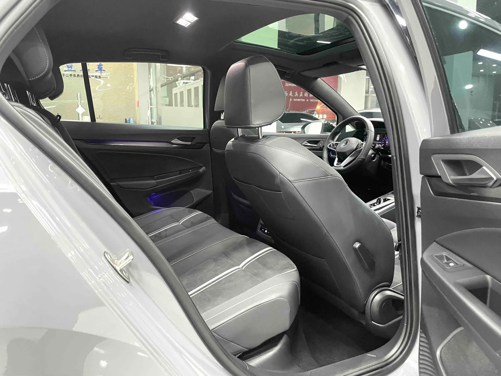 Volkswagen Golf 2021 — photo 11 of 19