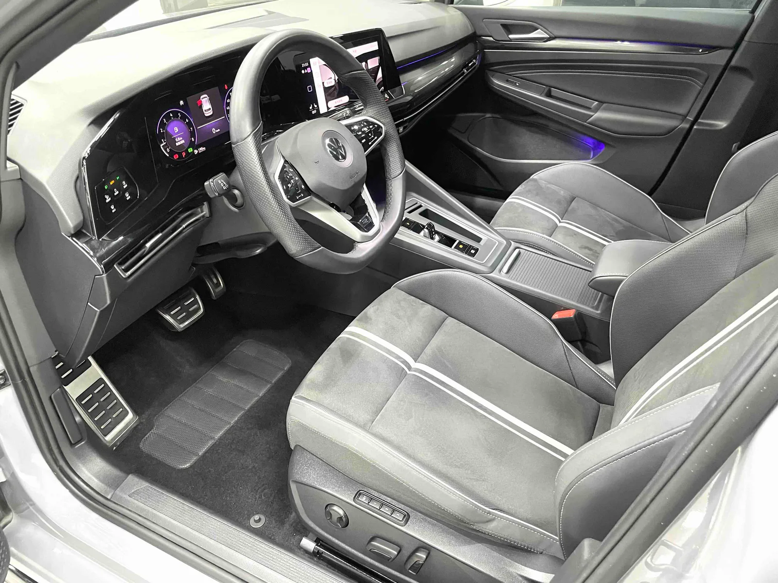 Volkswagen Golf 2021 — photo 5 of 19