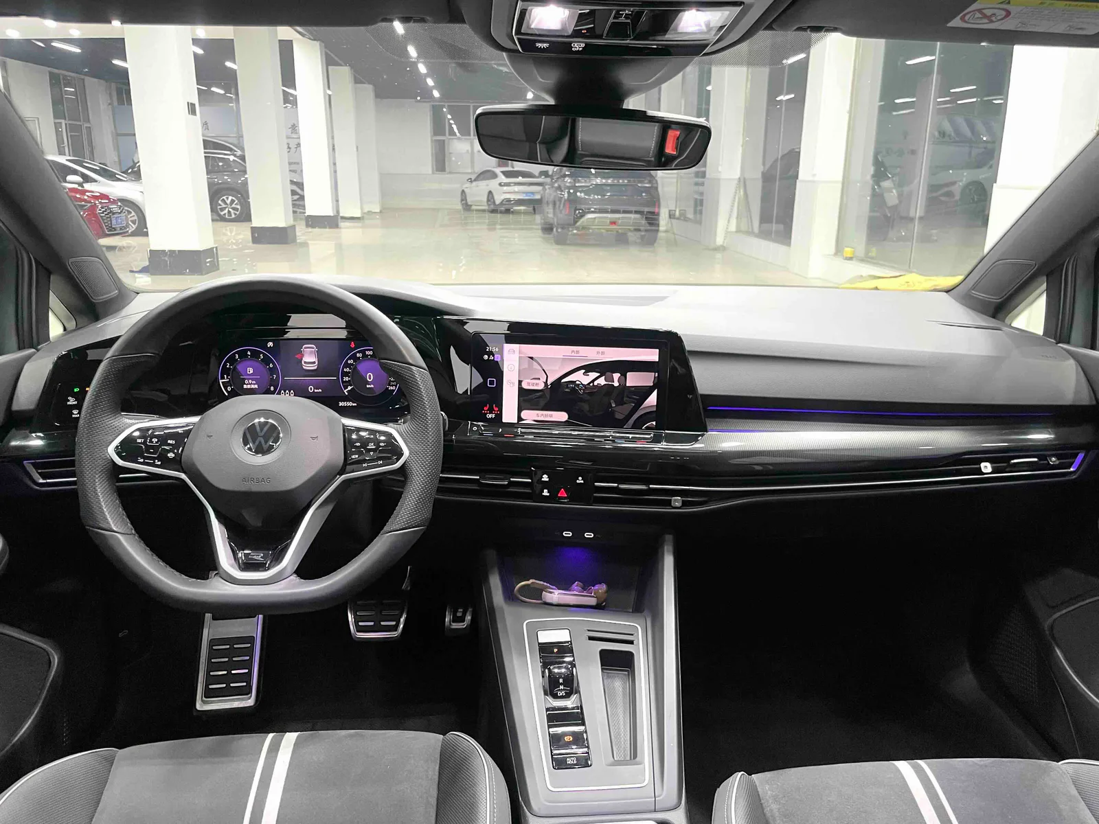 Volkswagen Golf 2021 — photo 6 of 19